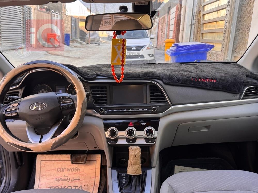 هیوندای ئەلەنترا